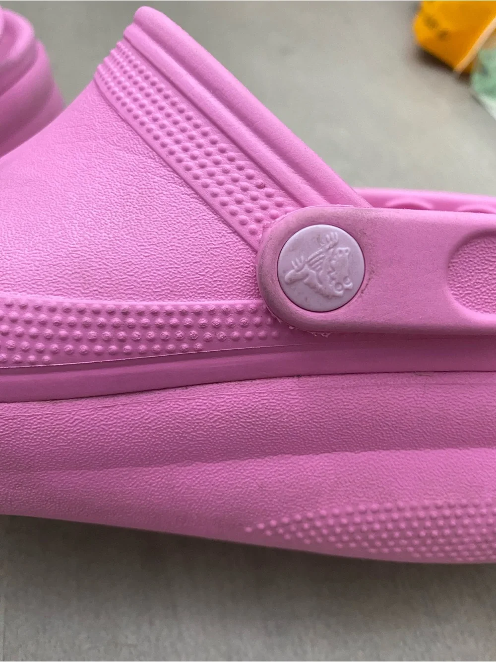 CROCS Kids Classic Clog in Bright Pink
